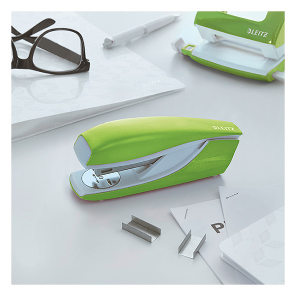 Leitz 5502 NeXXt WOW agrafeuse en métal (30 feuilles) - vert 226257 - 2